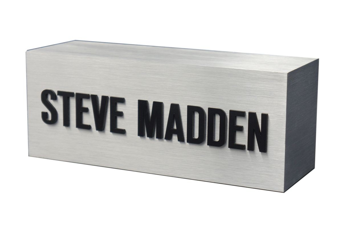 STEVE MADDEN DISPLAY BRAND ID (LARGE )